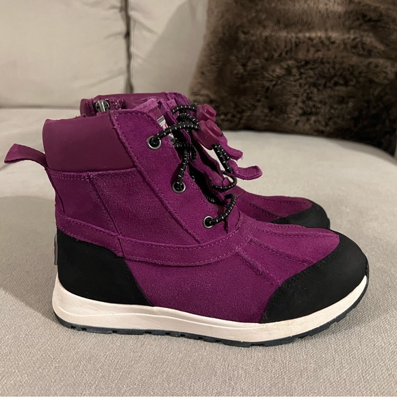 UGG Winter Boots - Picture 2 of 5